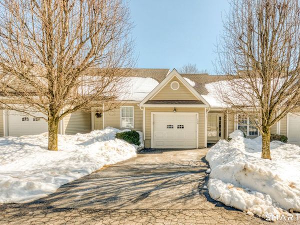 159 Jennifer, Unit 159, Newtown, CT 06482