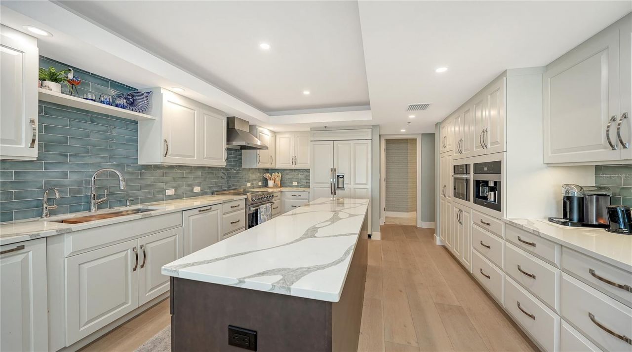 2410 Harbourside Drive, Unit 142, Longboat Key, FL 34228 Photo