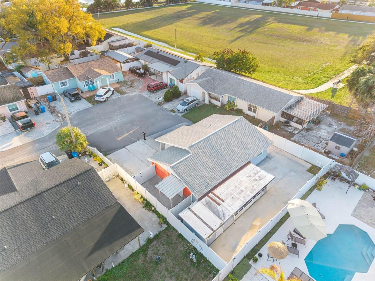 10113 Royal Acres Court, Tampa, FL 33615 Photo