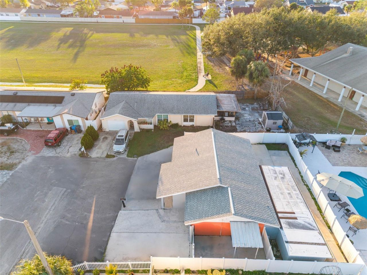 10113 Royal Acres Court, Tampa, FL 33615 Photo