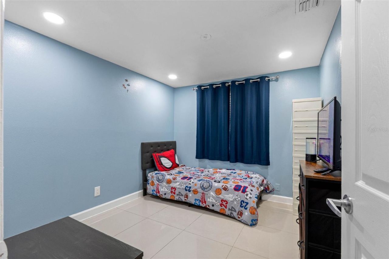 10113 Royal Acres Court, Tampa, FL 33615 Photo