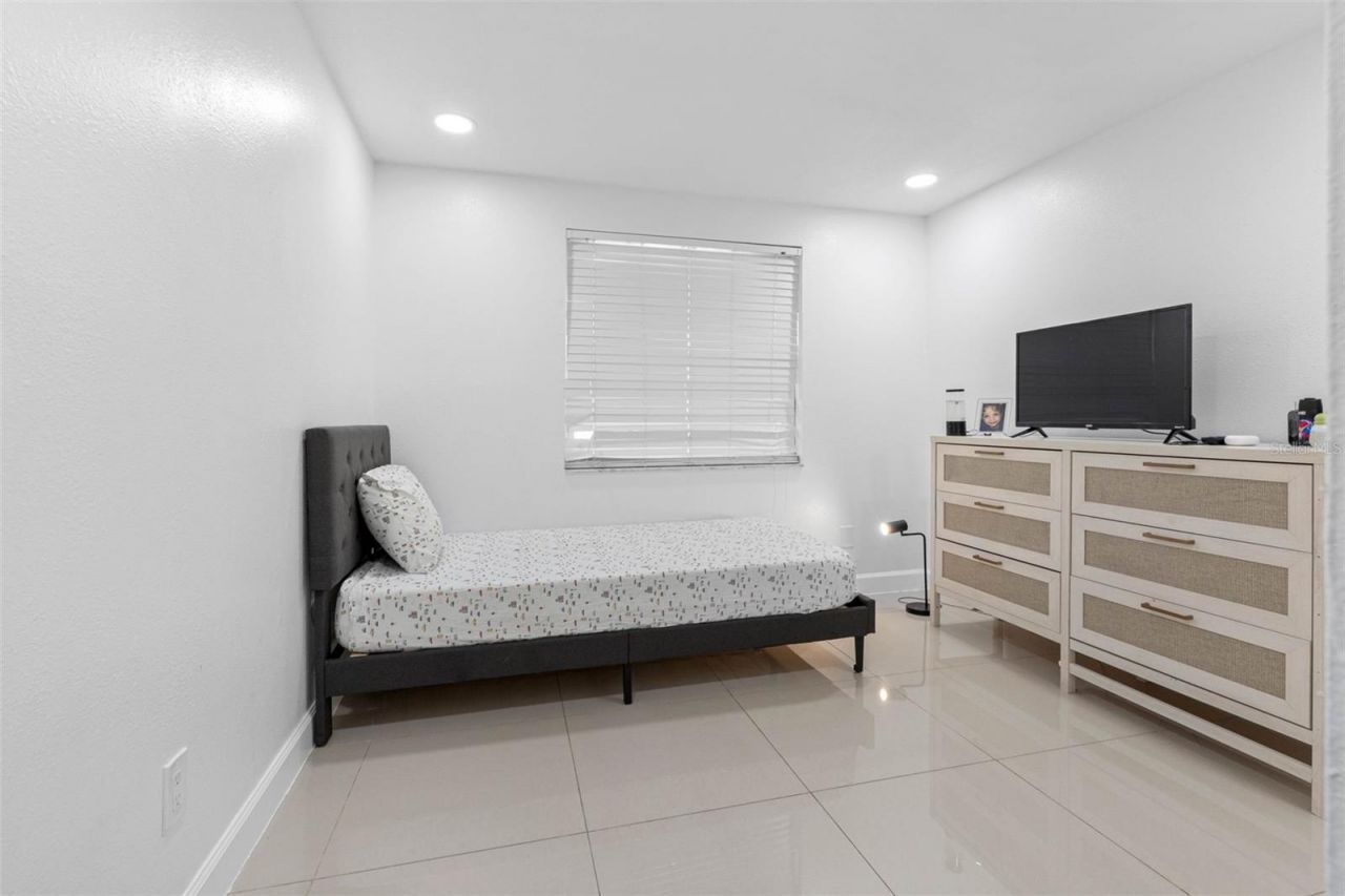 10113 Royal Acres Court, Tampa, FL 33615 Photo