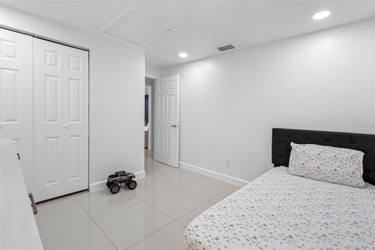 10113 Royal Acres Court, Tampa, FL 33615 Photo