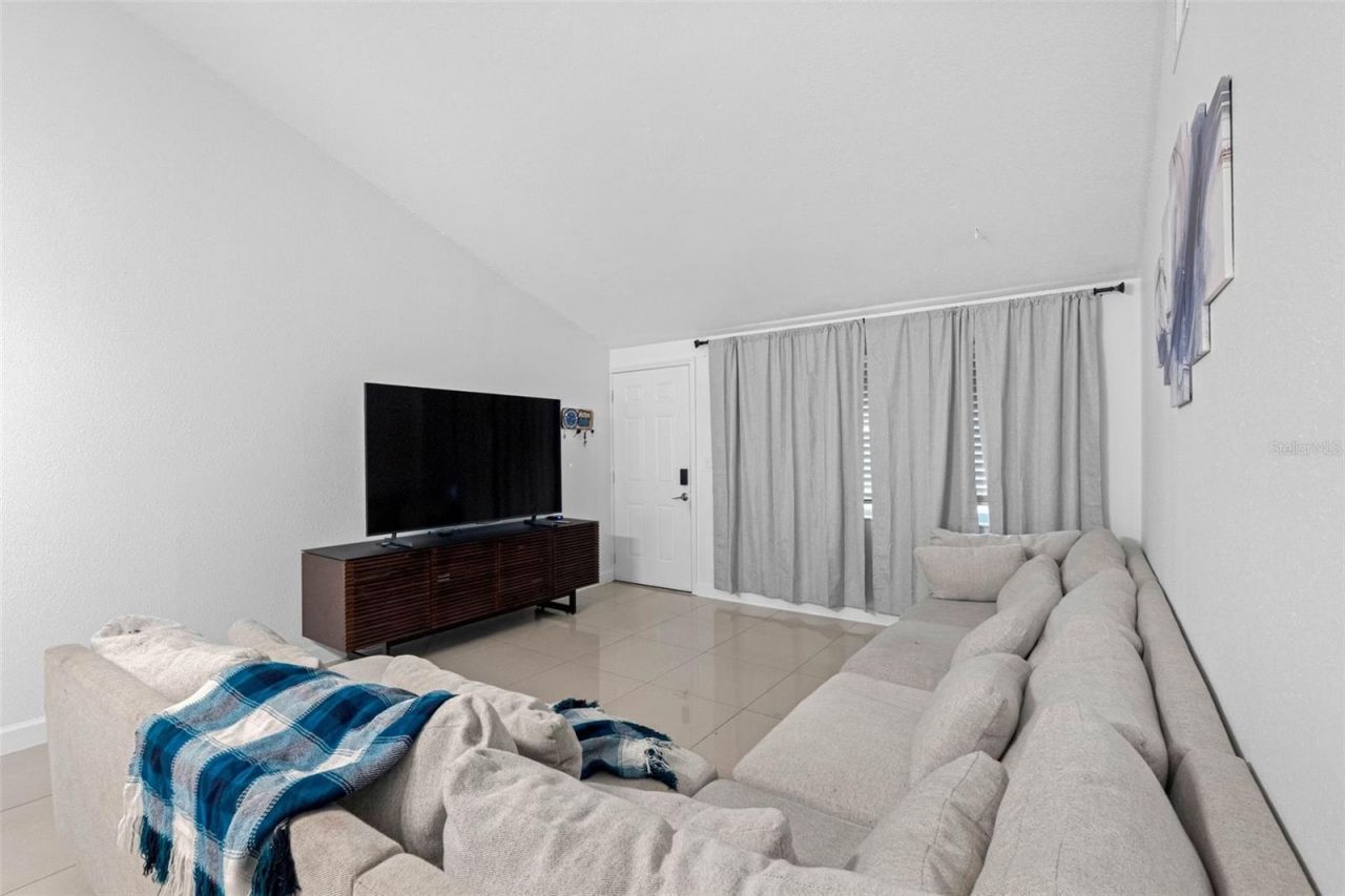 10113 Royal Acres Court, Tampa, FL 33615 Photo