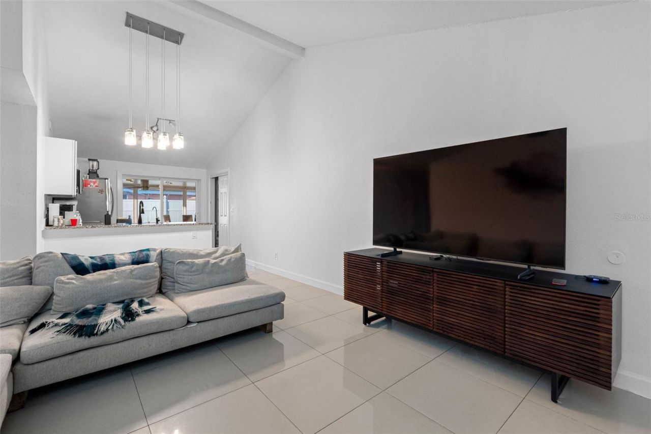 10113 Royal Acres Court, Tampa, FL 33615 Photo