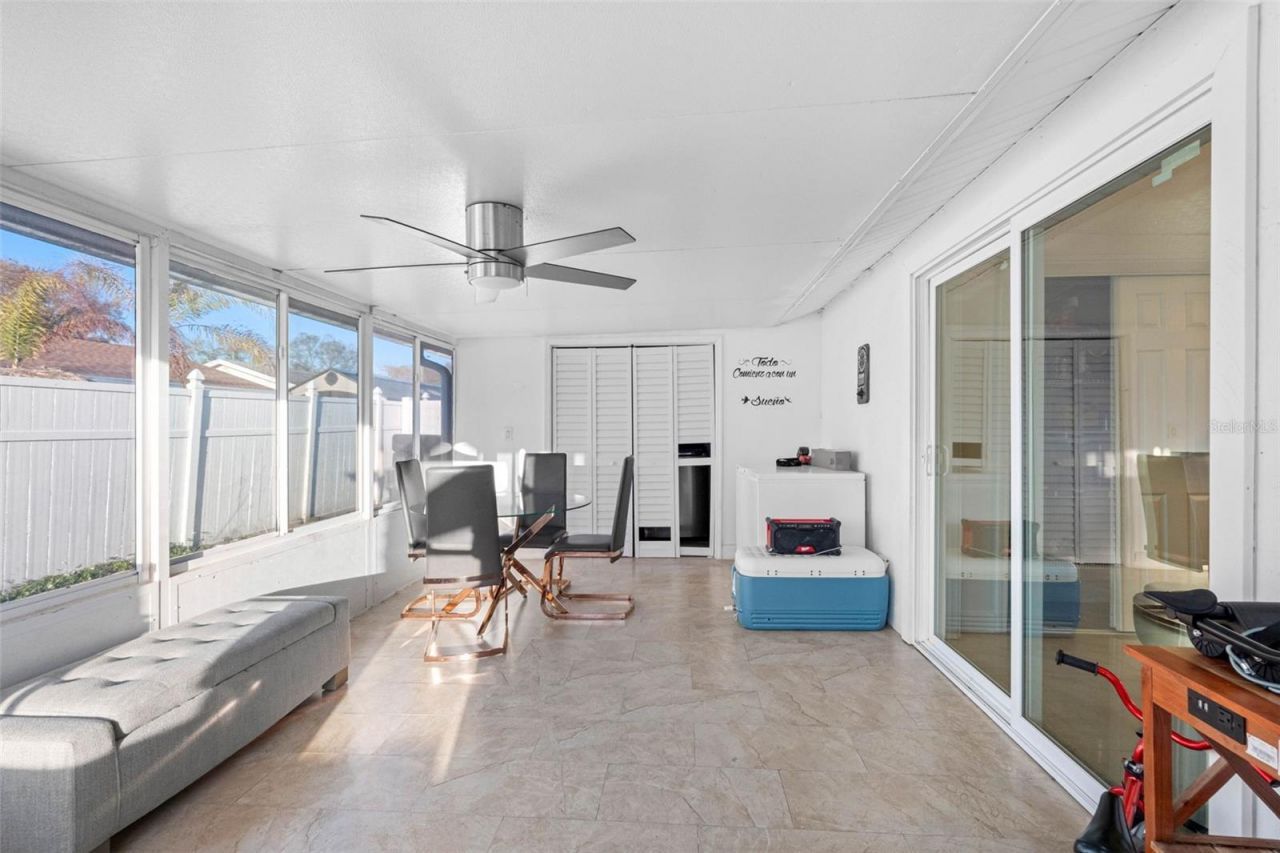 10113 Royal Acres Court, Tampa, FL 33615 Photo