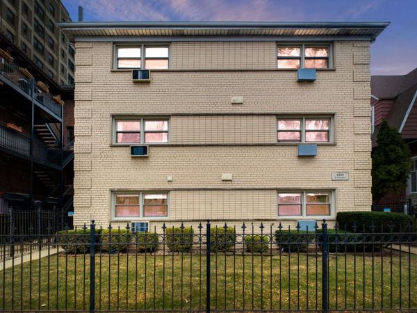 1238 W Pratt Boulevard N, Unit 2C, Chicago, IL 60626