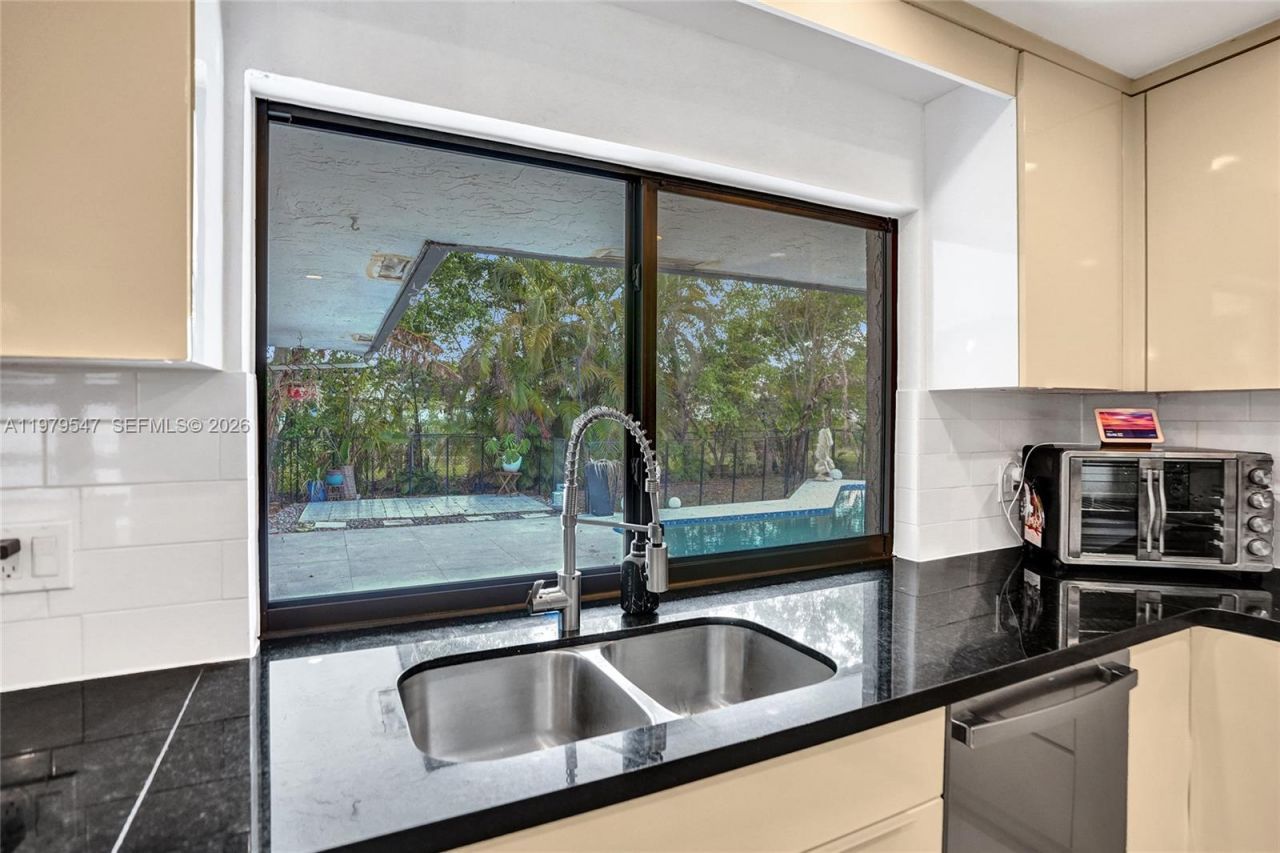 1451 NW 81st Ave, Coral Springs, FL 33071 Photo