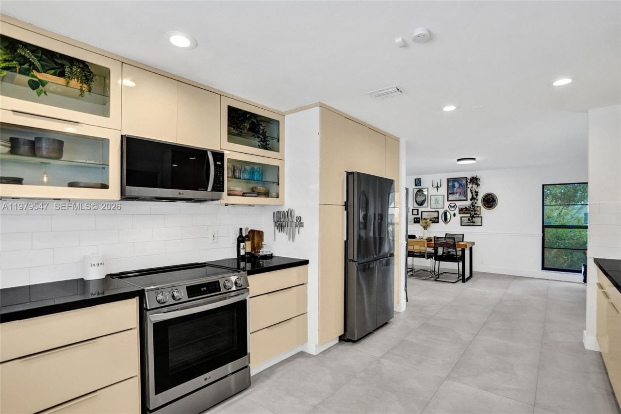 1451 NW 81st Ave, Coral Springs, FL 33071 Photo