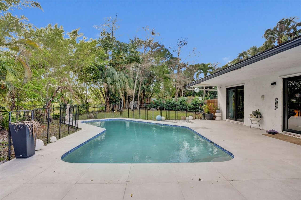 1451 NW 81st Ave, Coral Springs, FL 33071 Photo