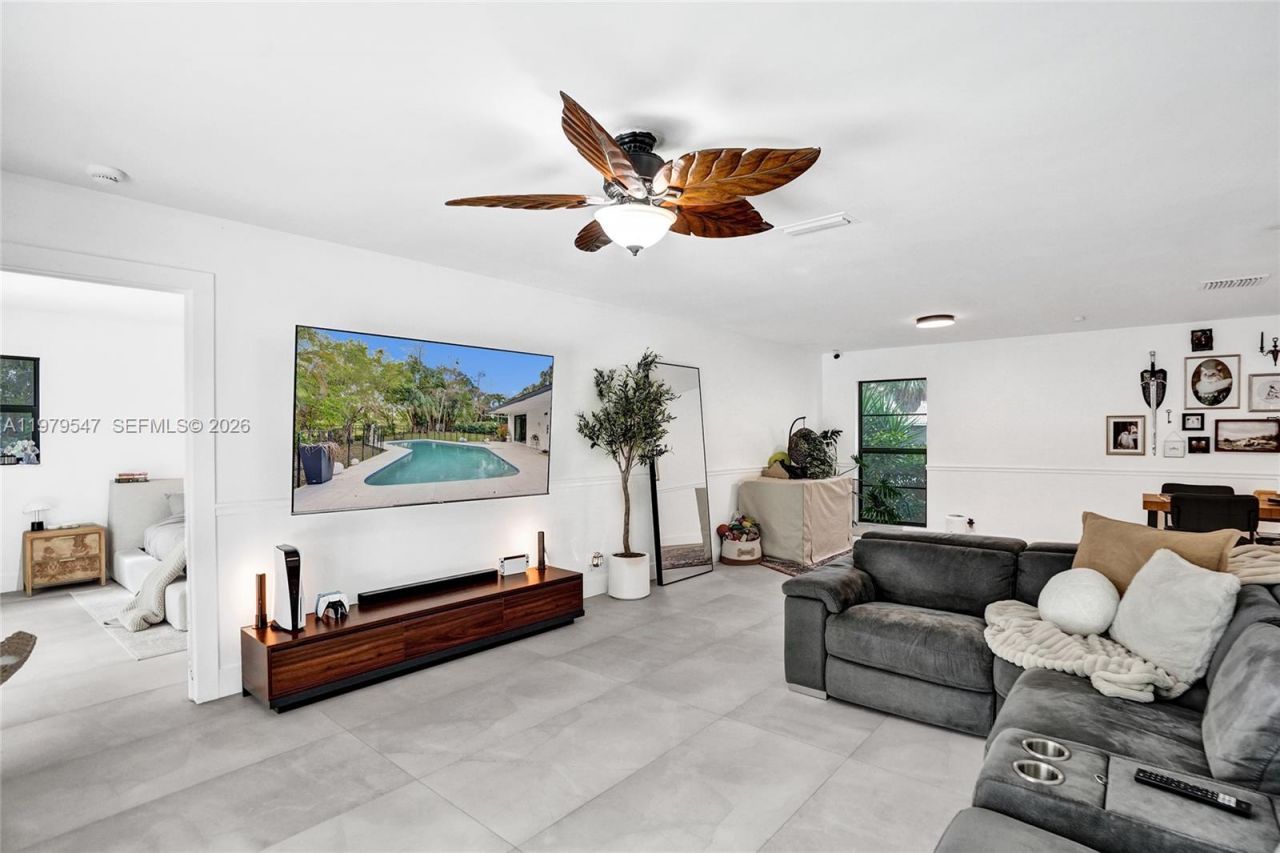 1451 NW 81st Ave, Coral Springs, FL 33071 Photo