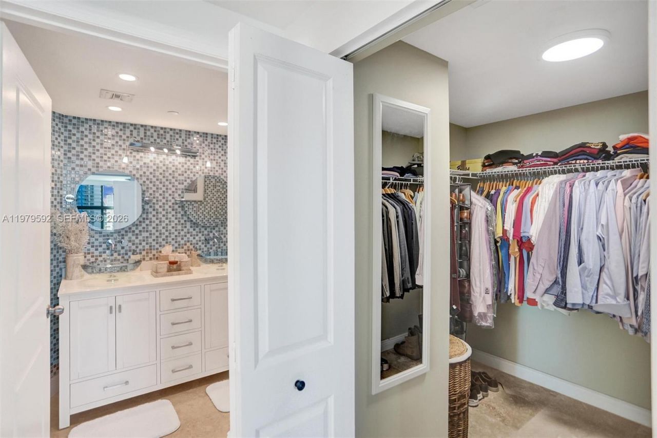 1250 S Miami Ave, Unit 2702, Miami, FL 33130 Photo