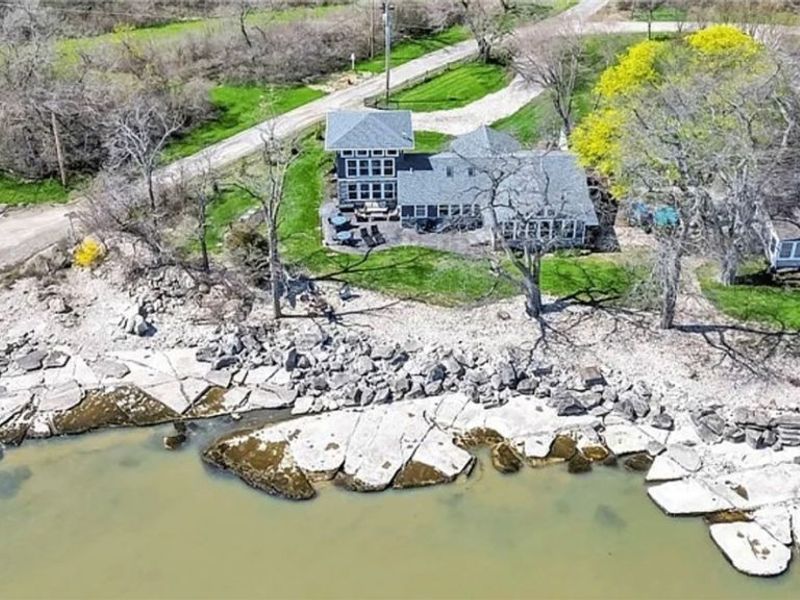 104 E Point Drive, Kelleys Island, OH 43438 Photo 23