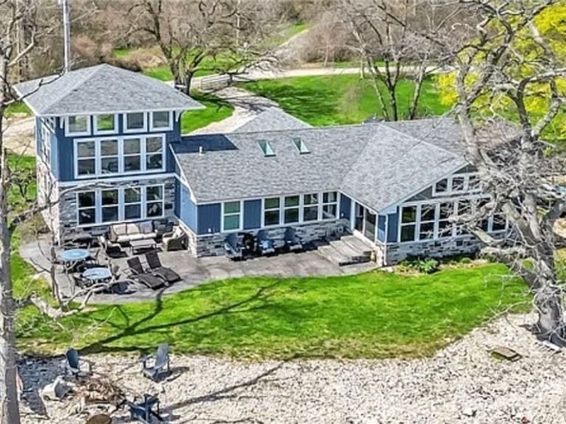 104 E Point Drive, Kelleys Island, OH 43438 Photo 3