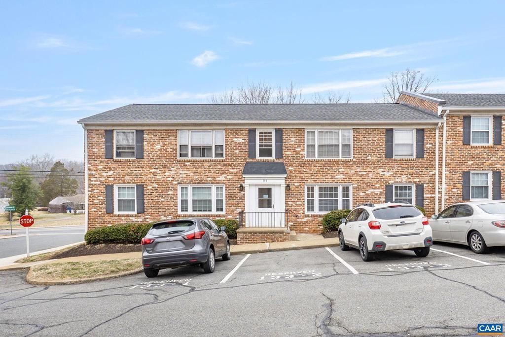 133 Hessian Hills Cir, Unit 1, Charlottesville, VA 22901 Main Photo