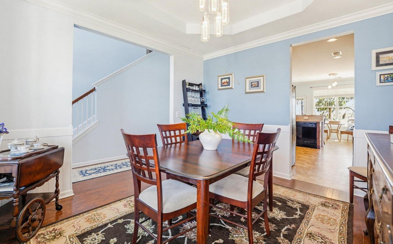 17 White Pond Boulevard Photo 10