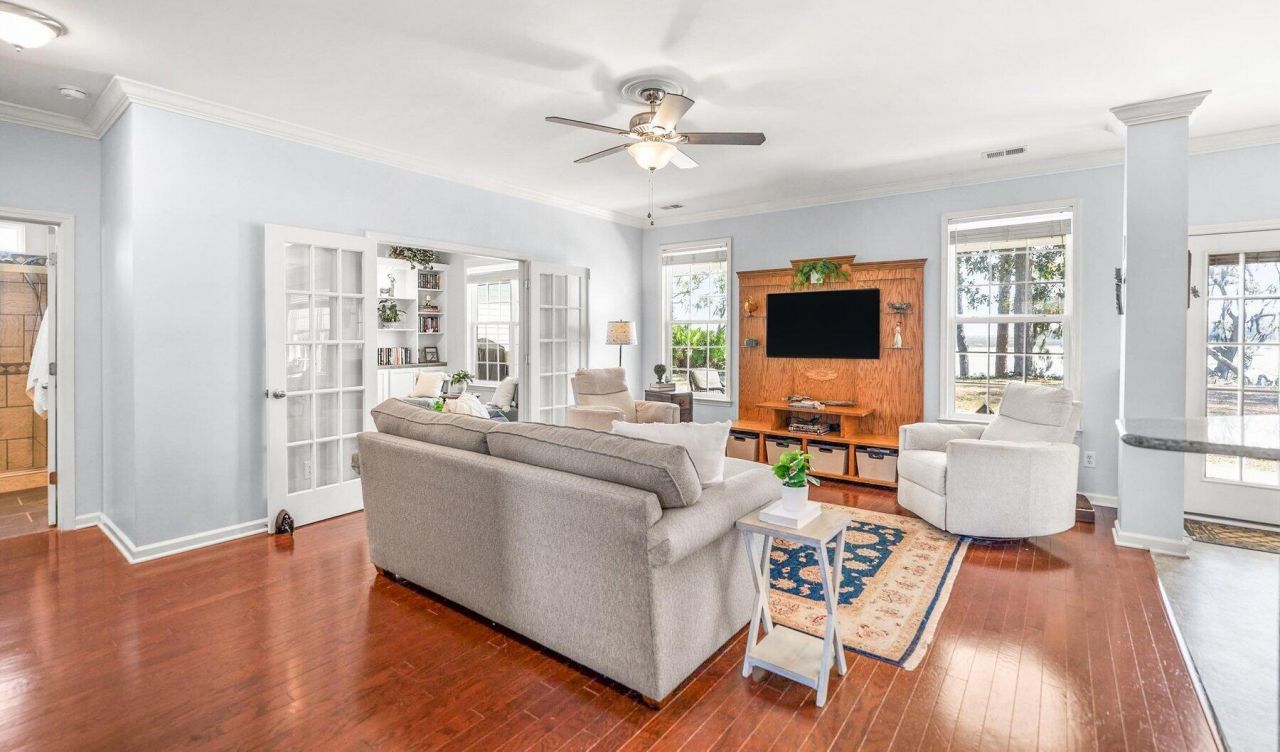 17 White Pond Boulevard Photo 11