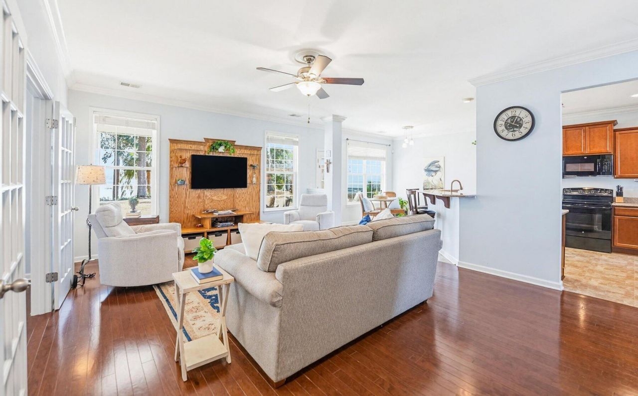 17 White Pond Boulevard Photo 12