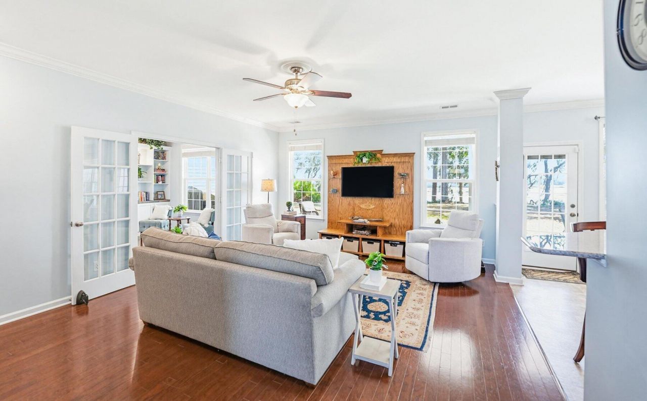 17 White Pond Boulevard Photo 15