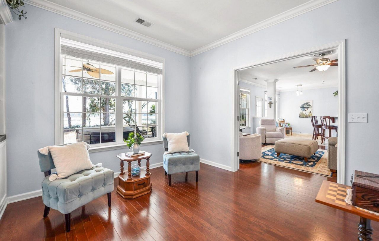 17 White Pond Boulevard Photo 19