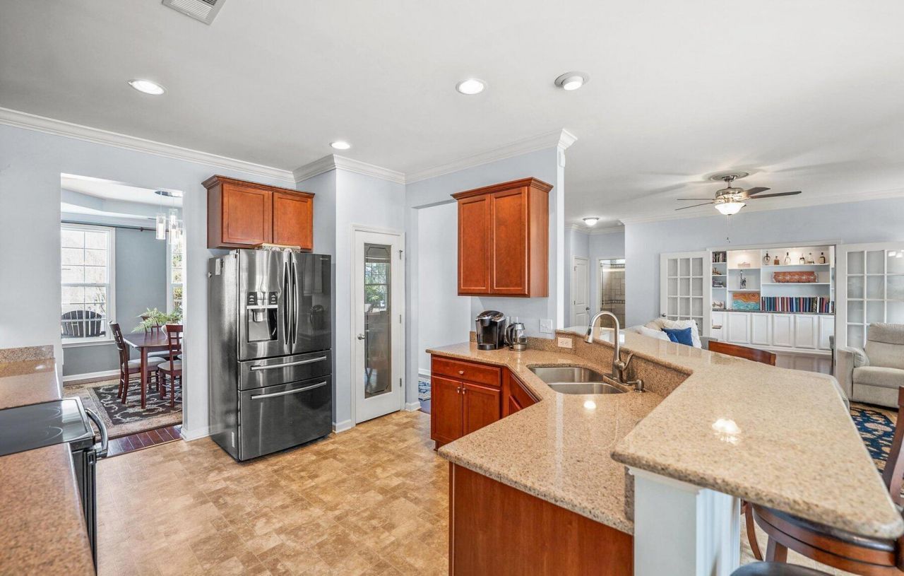 17 White Pond Boulevard Photo 25