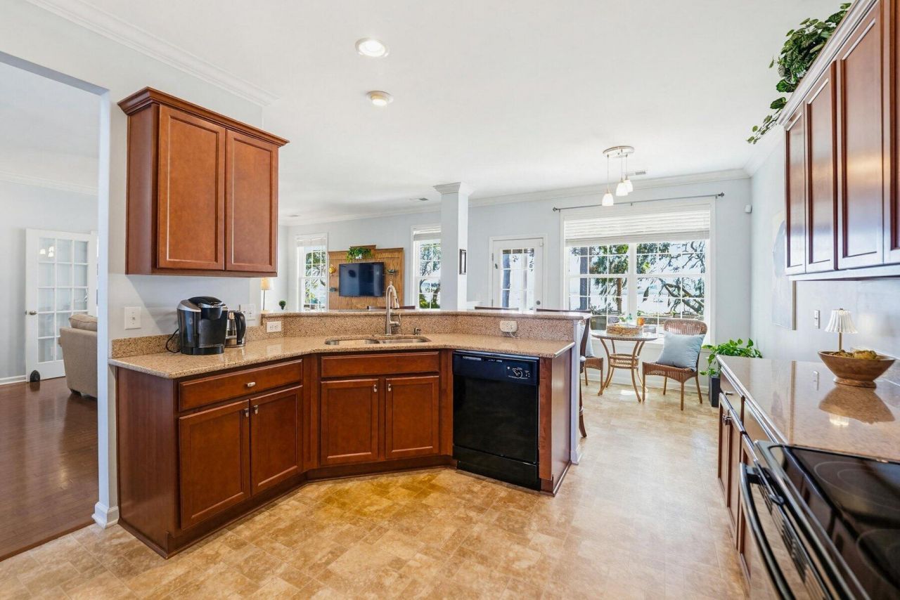 17 White Pond Boulevard Photo 26