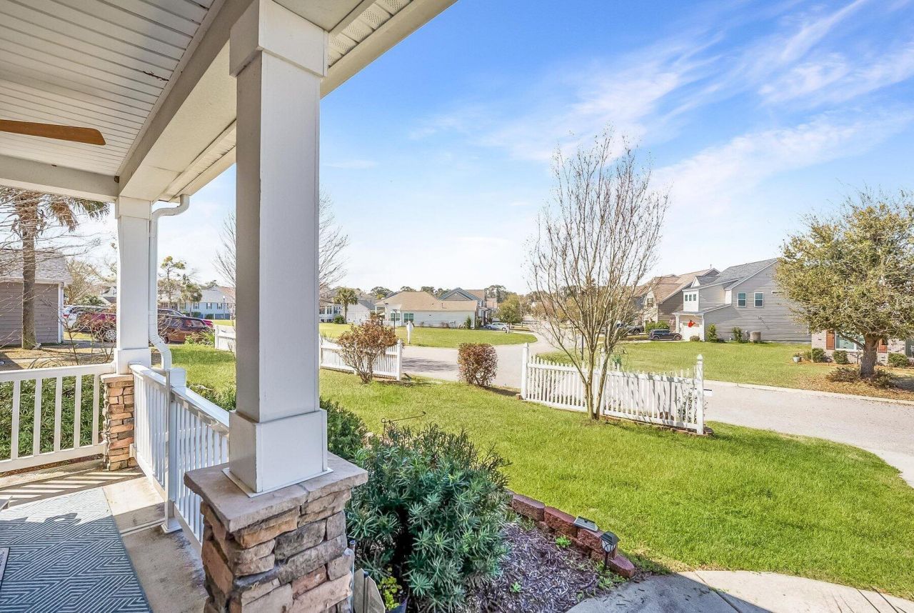 17 White Pond Boulevard Photo 5