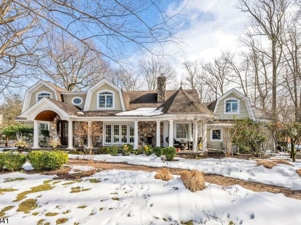 8 White Pine Rd, Upper Saddle River, NJ 07458