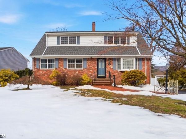 36 Page Dr, Oakland, NJ 07436