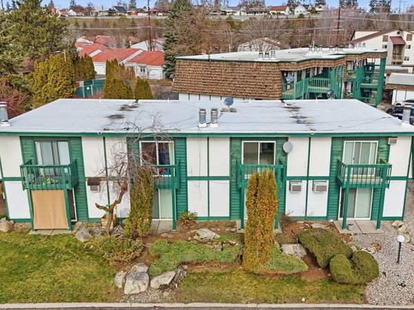 2121 E Upriver Dr, Spokane, WA 99207