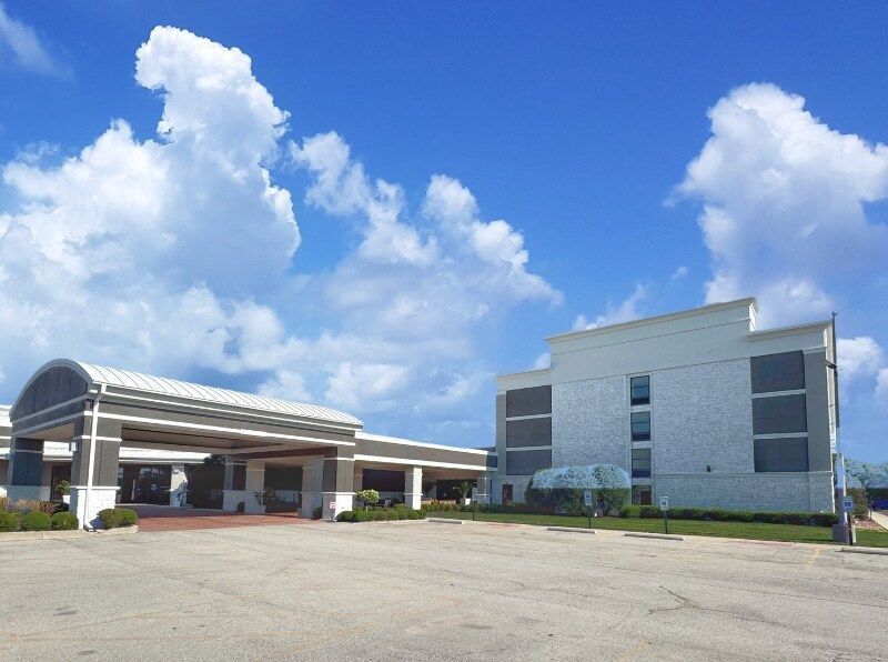 6175 W Grand Avenue, Unit 4016, Gurnee, IL 60031 Main Photo