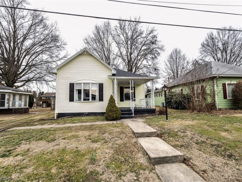 107 37th Street, Vienna, WV 26105 Photo 2