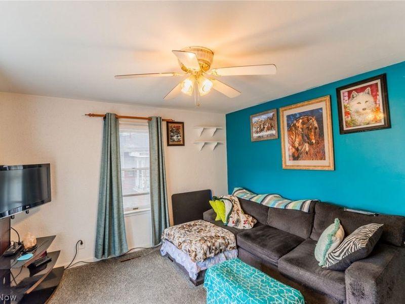 107 37th Street, Vienna, WV 26105 Photo 3