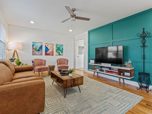 407 NW H Street, Bentonville, AR 72712