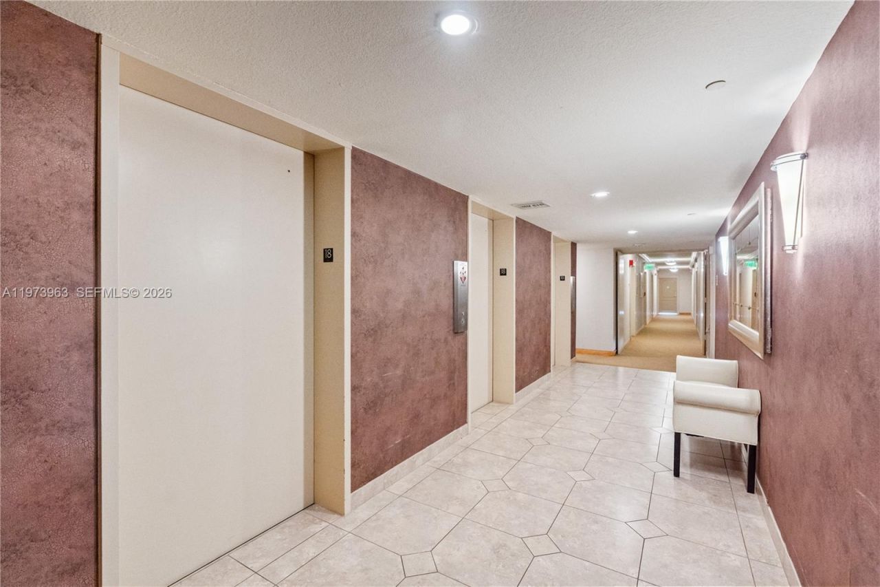3675 N Country Club Dr, Unit 1803, Aventura, FL 33180 Photo