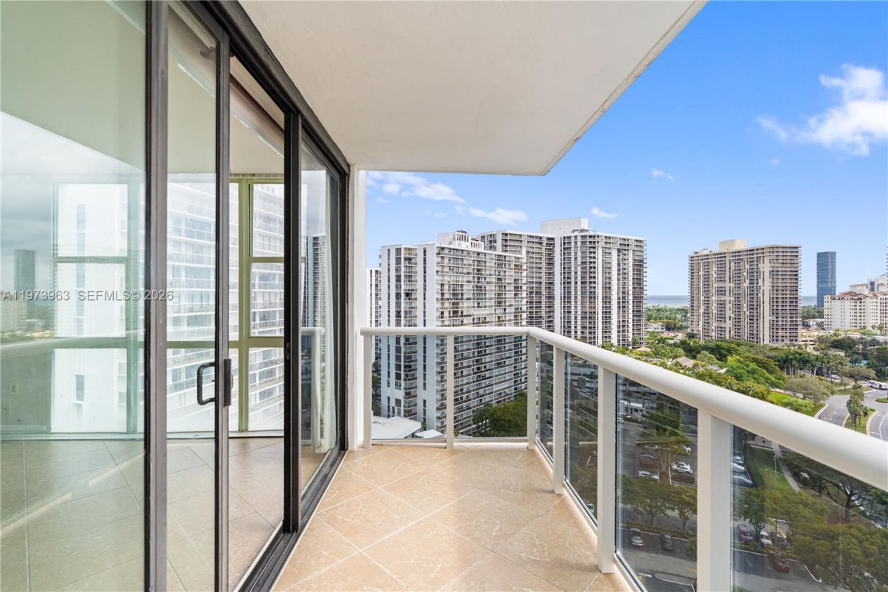 3675 N Country Club Dr, Unit 1803, Aventura, FL 33180 Photo