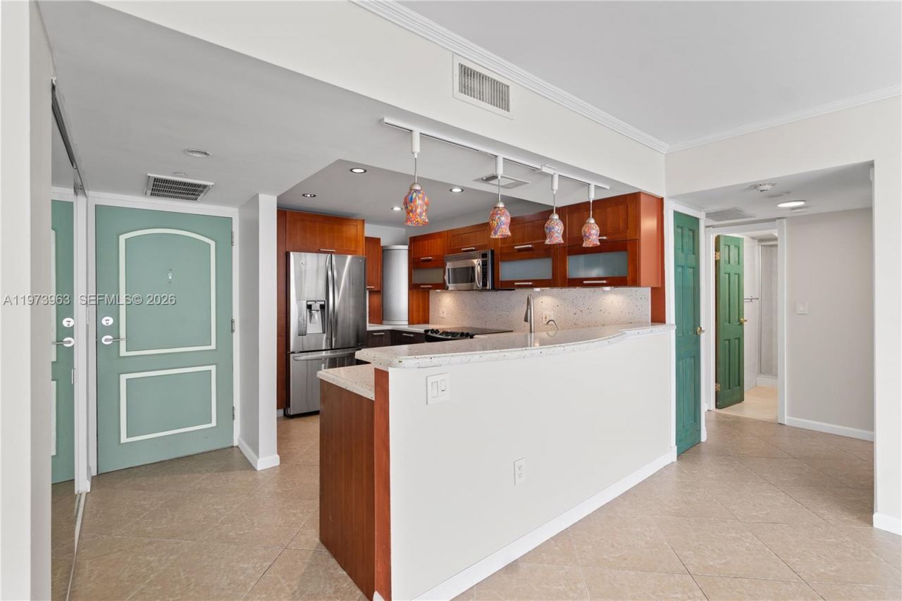 3675 N Country Club Dr, Unit 1803, Aventura, FL 33180 Photo