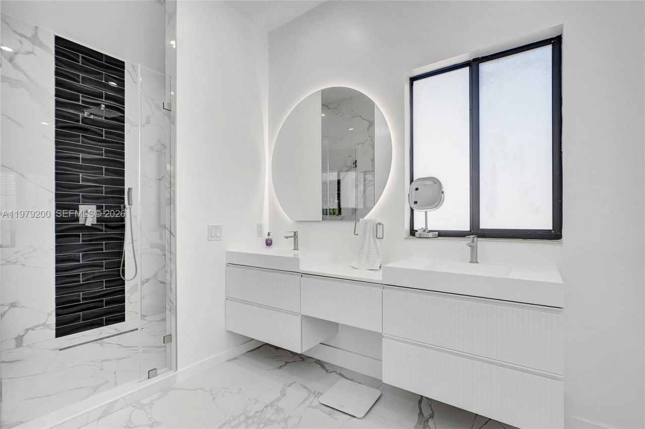 13676 SW 33rd Ter, Miami, FL 33175 Photo