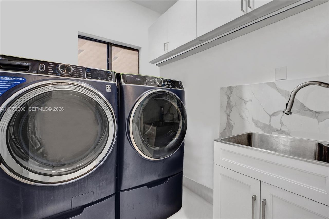 13676 SW 33rd Ter, Miami, FL 33175 Photo