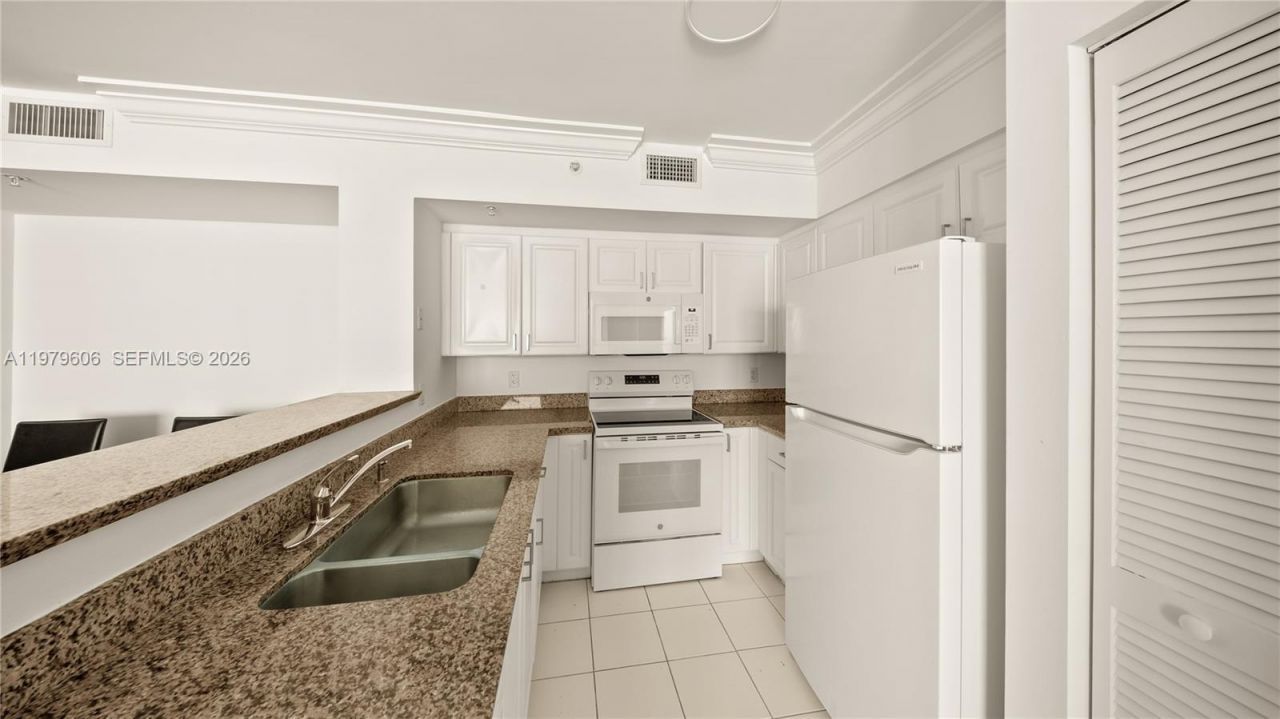 90 Alton Rd, Unit 1903, Miami Beach, FL 33139 Photo