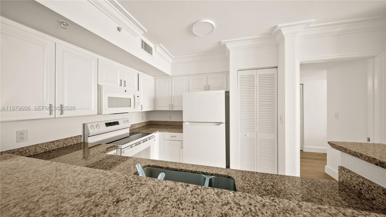90 Alton Rd, Unit 1903, Miami Beach, FL 33139 Photo
