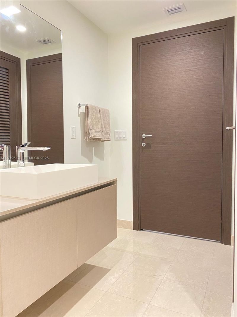 1000 Brickell Plaza , Unit 3807, Miami, FL 33131 Photo