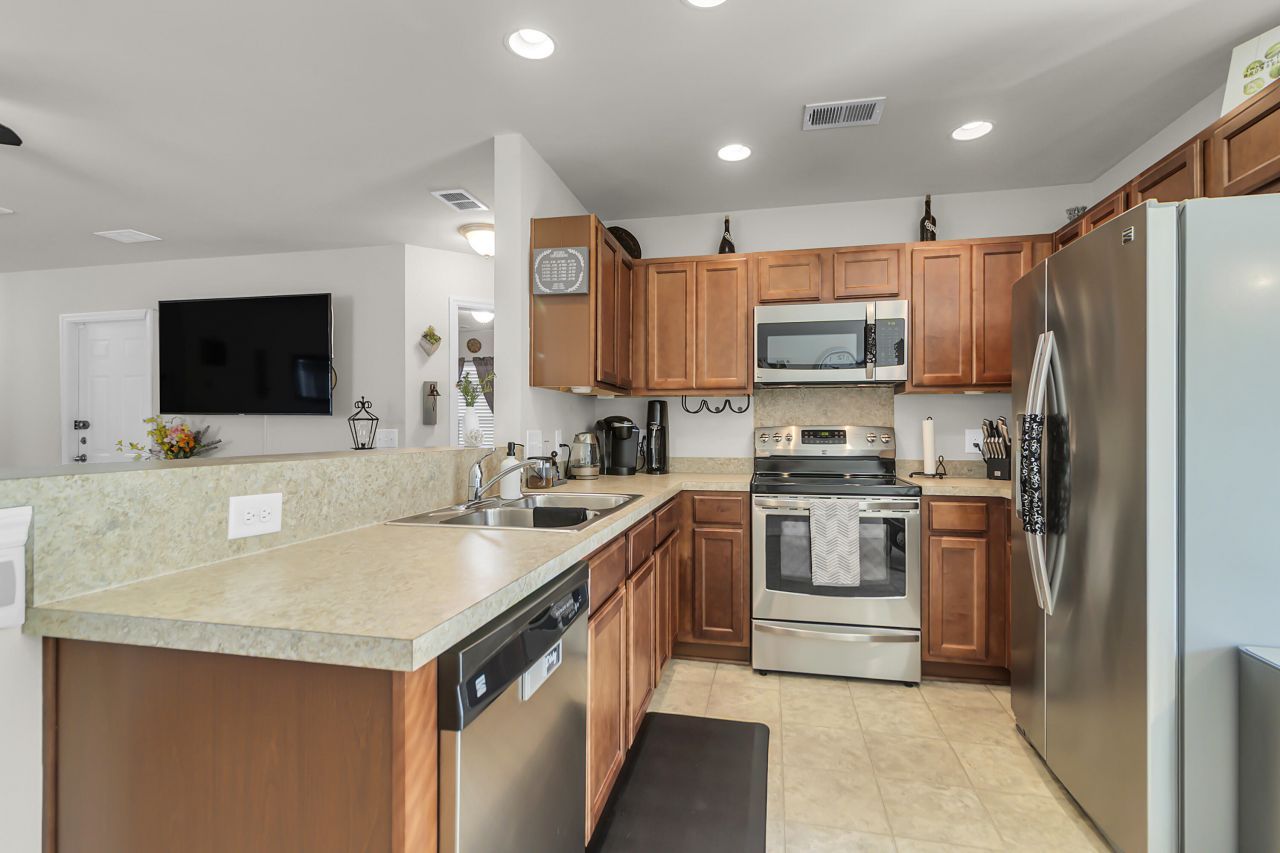 146 Brittondale Road Photo 12