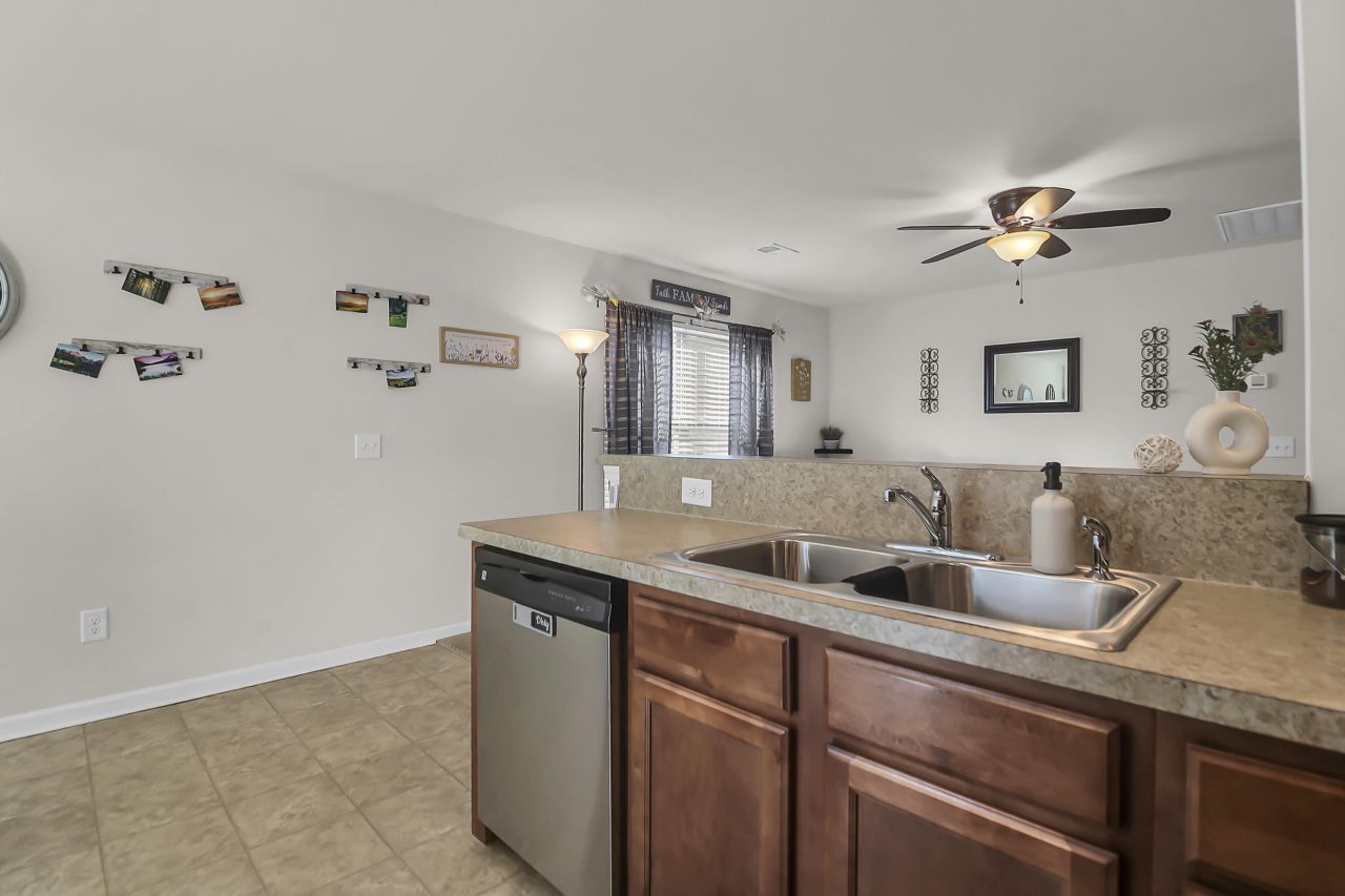 146 Brittondale Road Photo 16