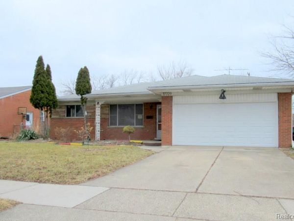 17729 Collinson Avenue, Eastpointe, MI 48021
