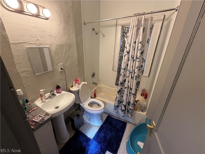 7944 Lorain Avenue, Cleveland, OH 44102 Photo 19