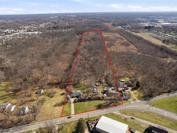 6261 Elyria Avenue , Elyria, OH 44035