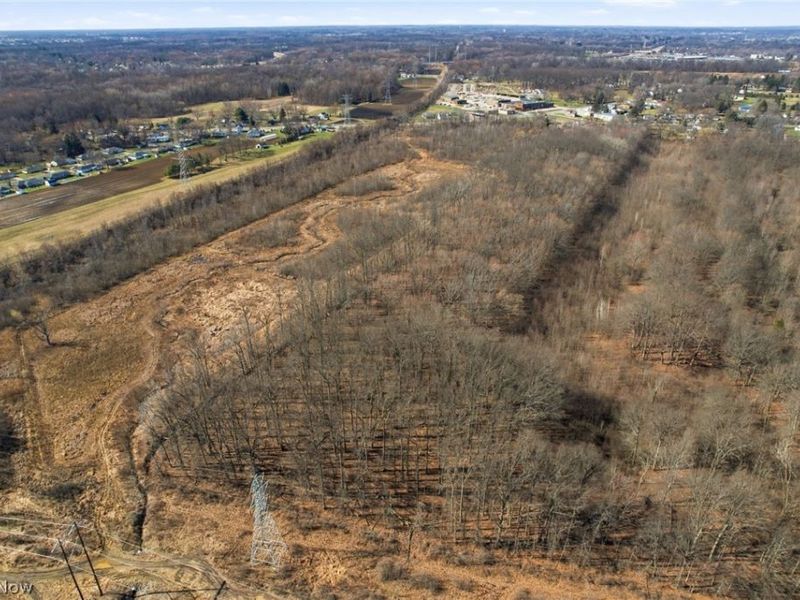 6261 Elyria Avenue, Elyria, OH 44035 Photo 8