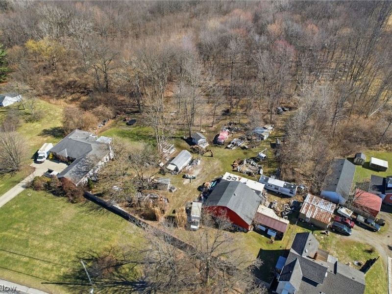 6261 Elyria Avenue, Elyria, OH 44035 Photo 9