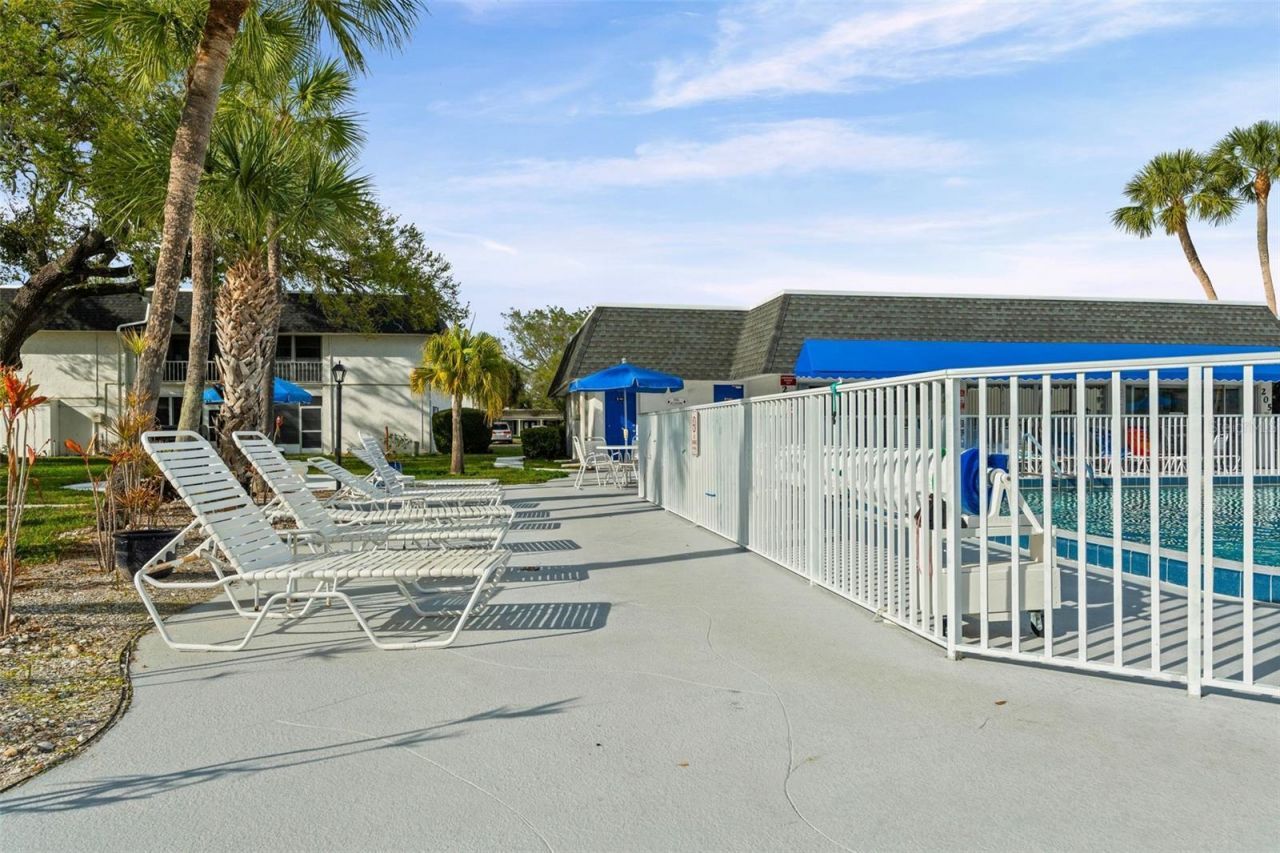 4705 5th Street W, Unit 305, Bradenton, FL 34207 Photo